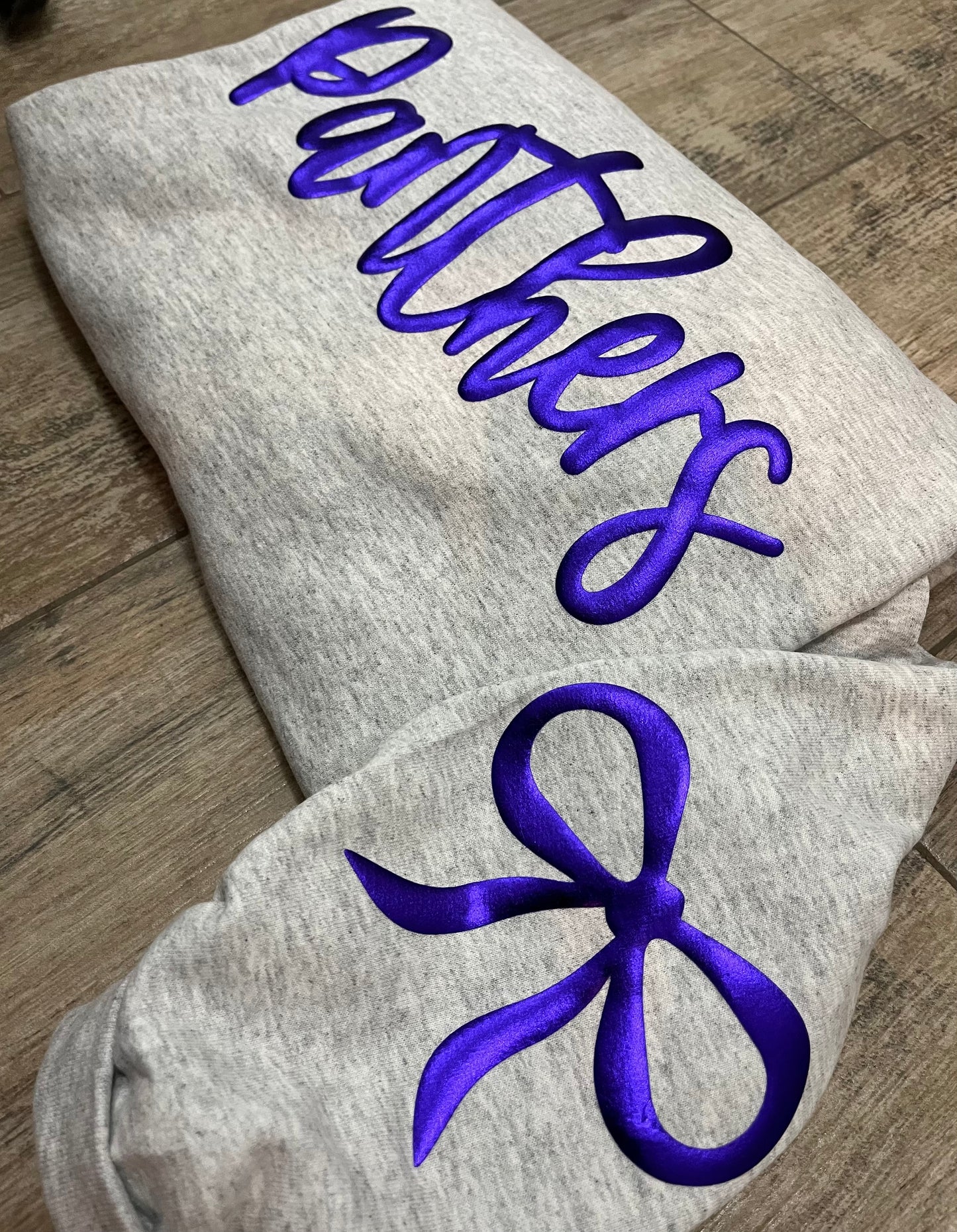 BOW SLEEVE METALLIC PUFF MASCOT
