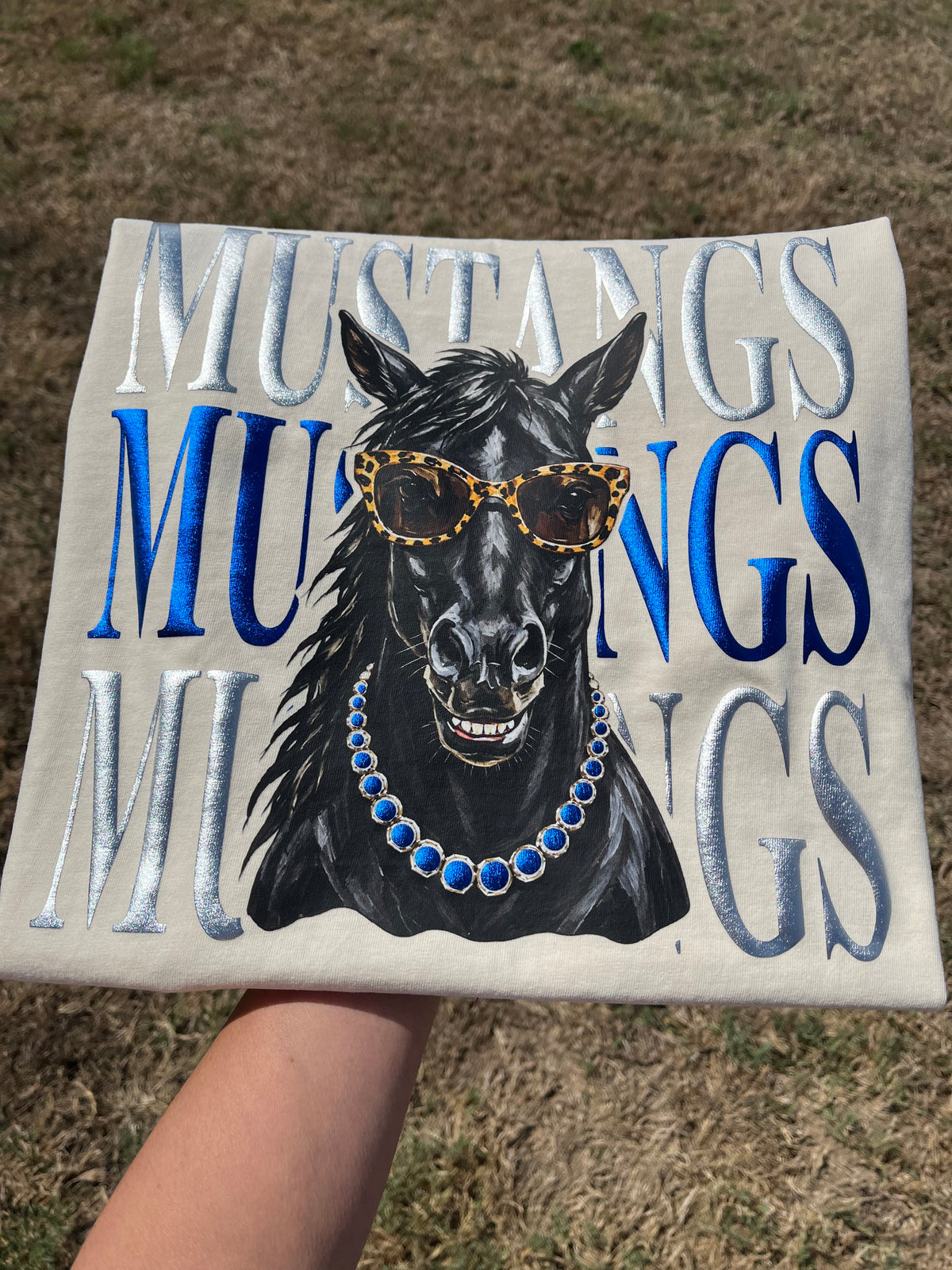 BOUJEE METALLIC MASCOT W/ GLASSES