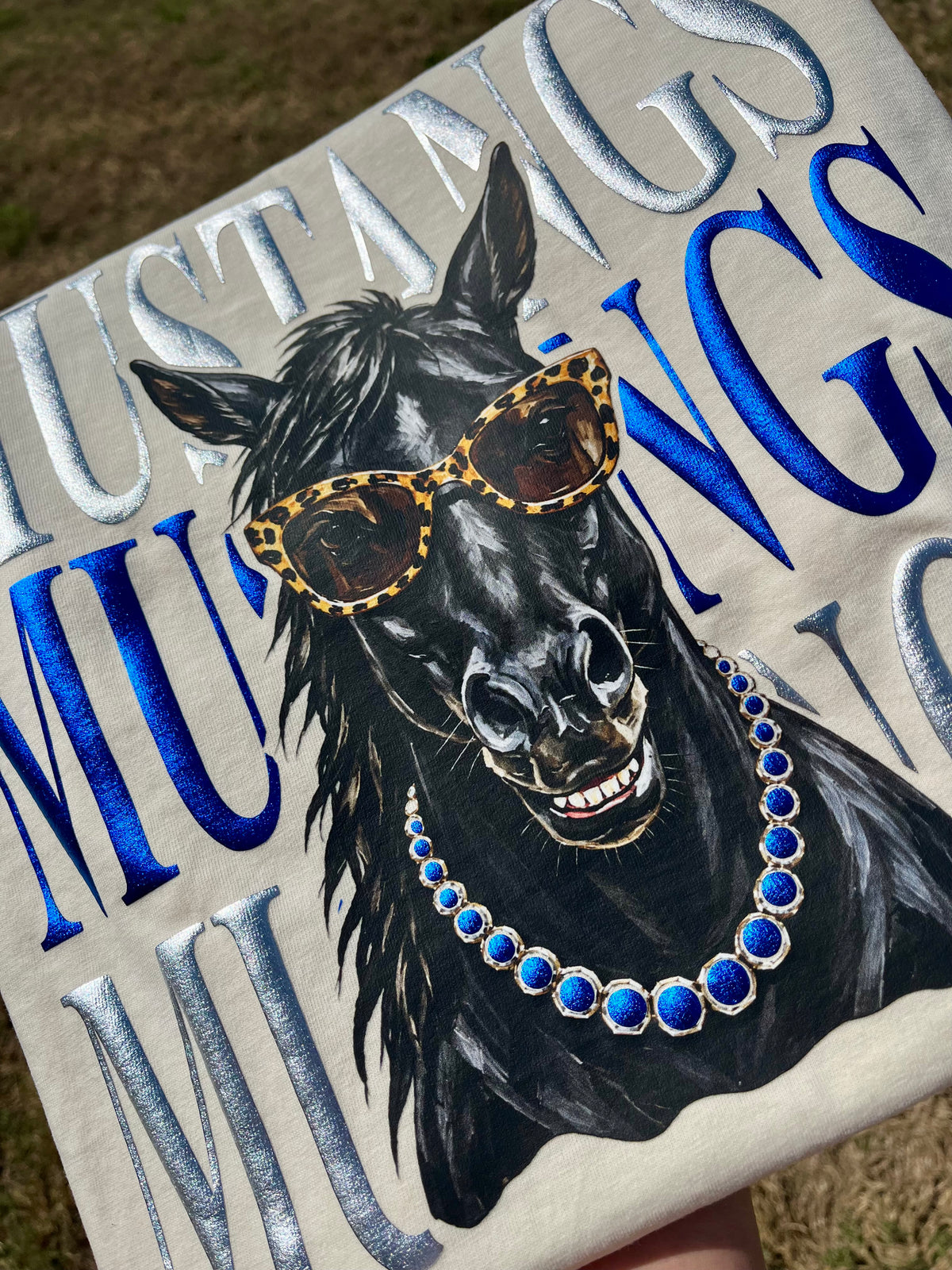 BOUJEE METALLIC MASCOT W/ GLASSES
