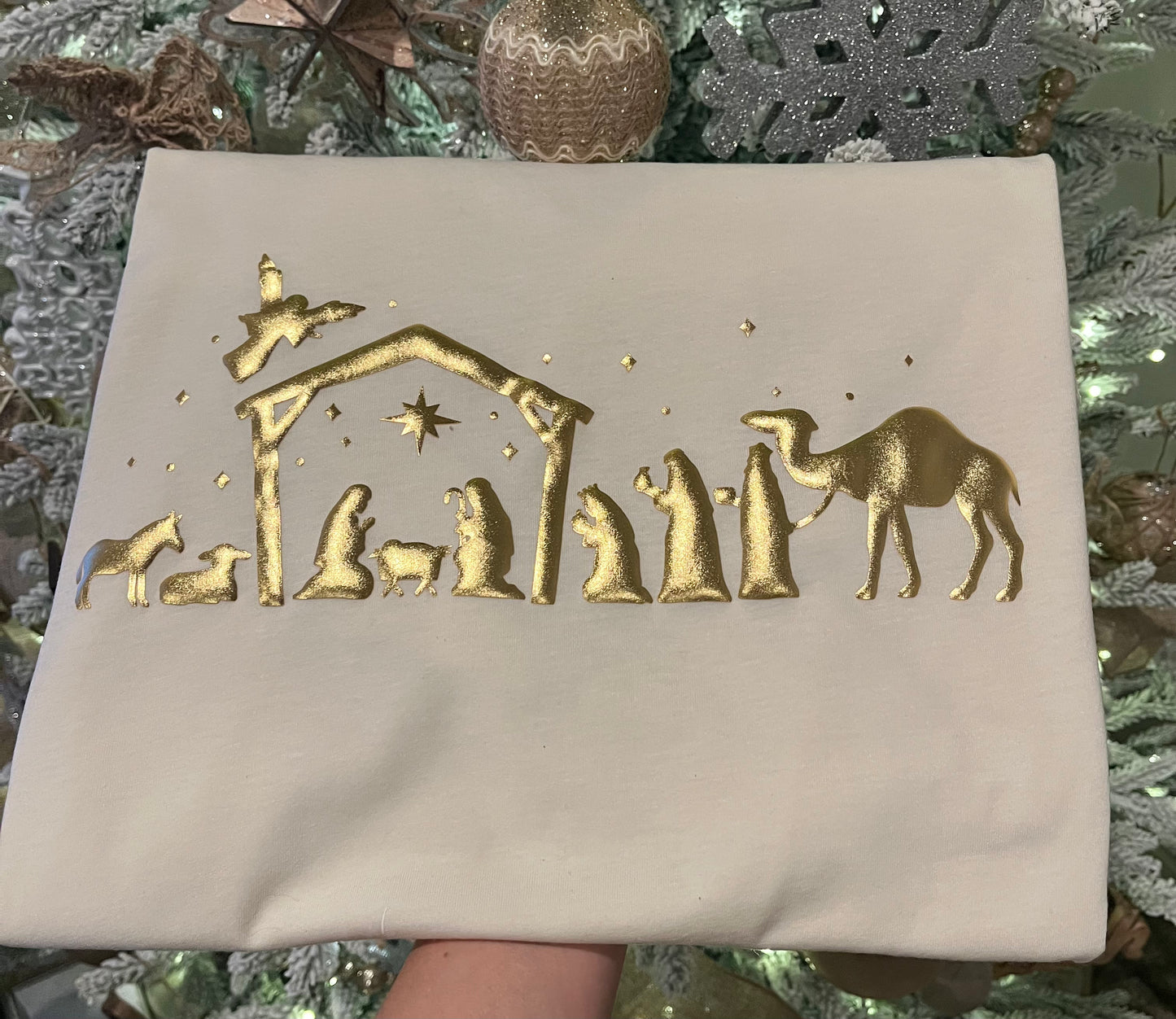 GOLD METALLIC PUFF NATIVITY SCENE